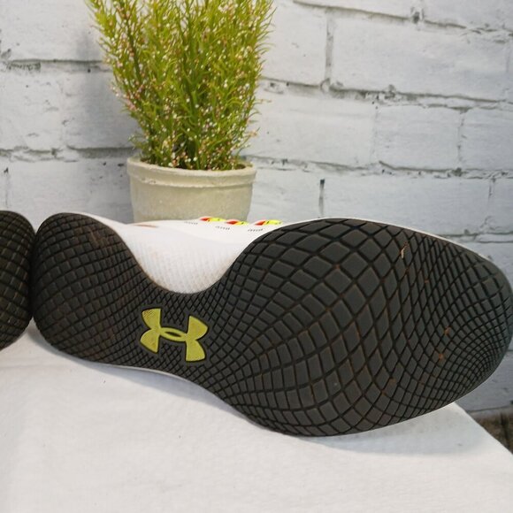 WOMENS UNDER ARMOUR CHARGED BREATH LACE SPORTSTYLE SHOES, LIKE NEW, SIZE 10 - Picture 2 of 11
